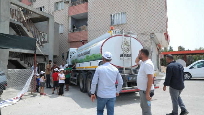 Artuklu Belediyesi su ve temizlik sorunları için seferber oldu